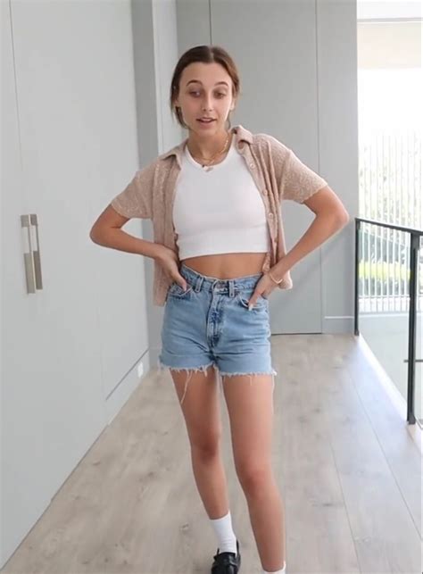 emma chamberlain outfits